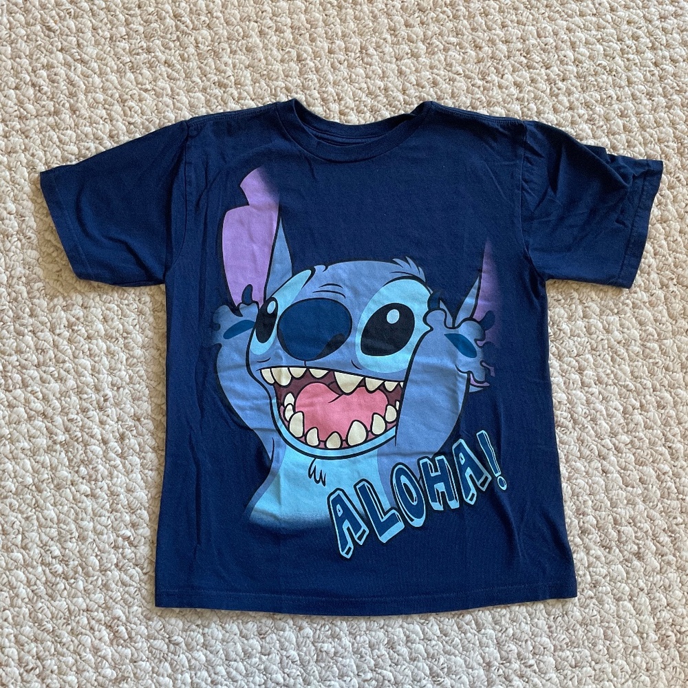 Disney STITCH t-shirt - size M(7/8)